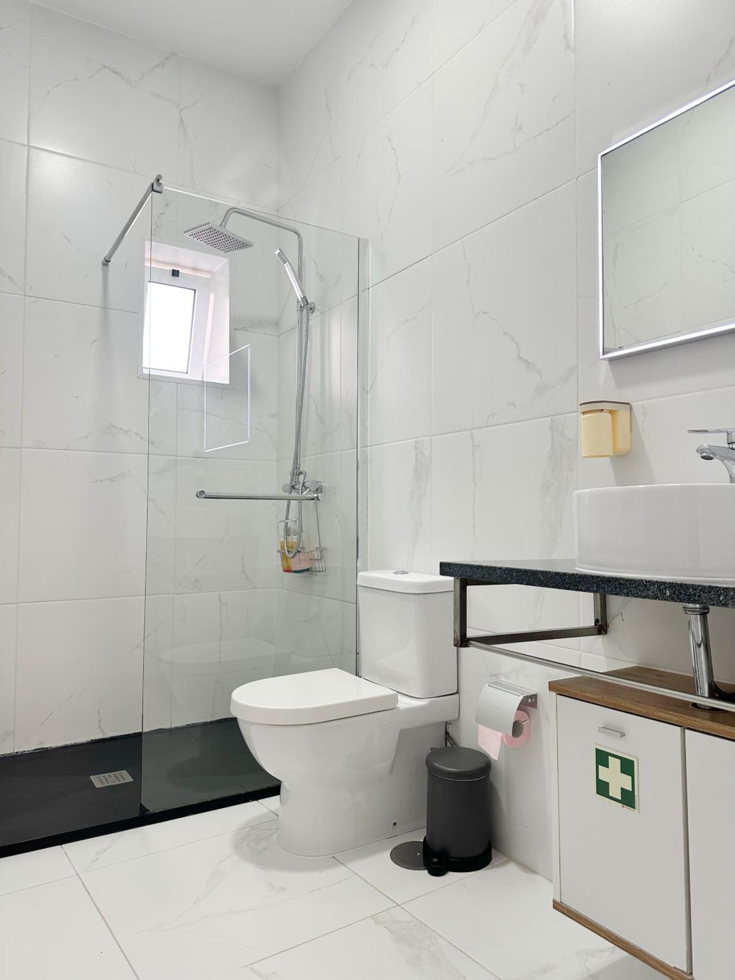 Central Cozy Stay 2 Ac Near Metro Порто Екстериор снимка