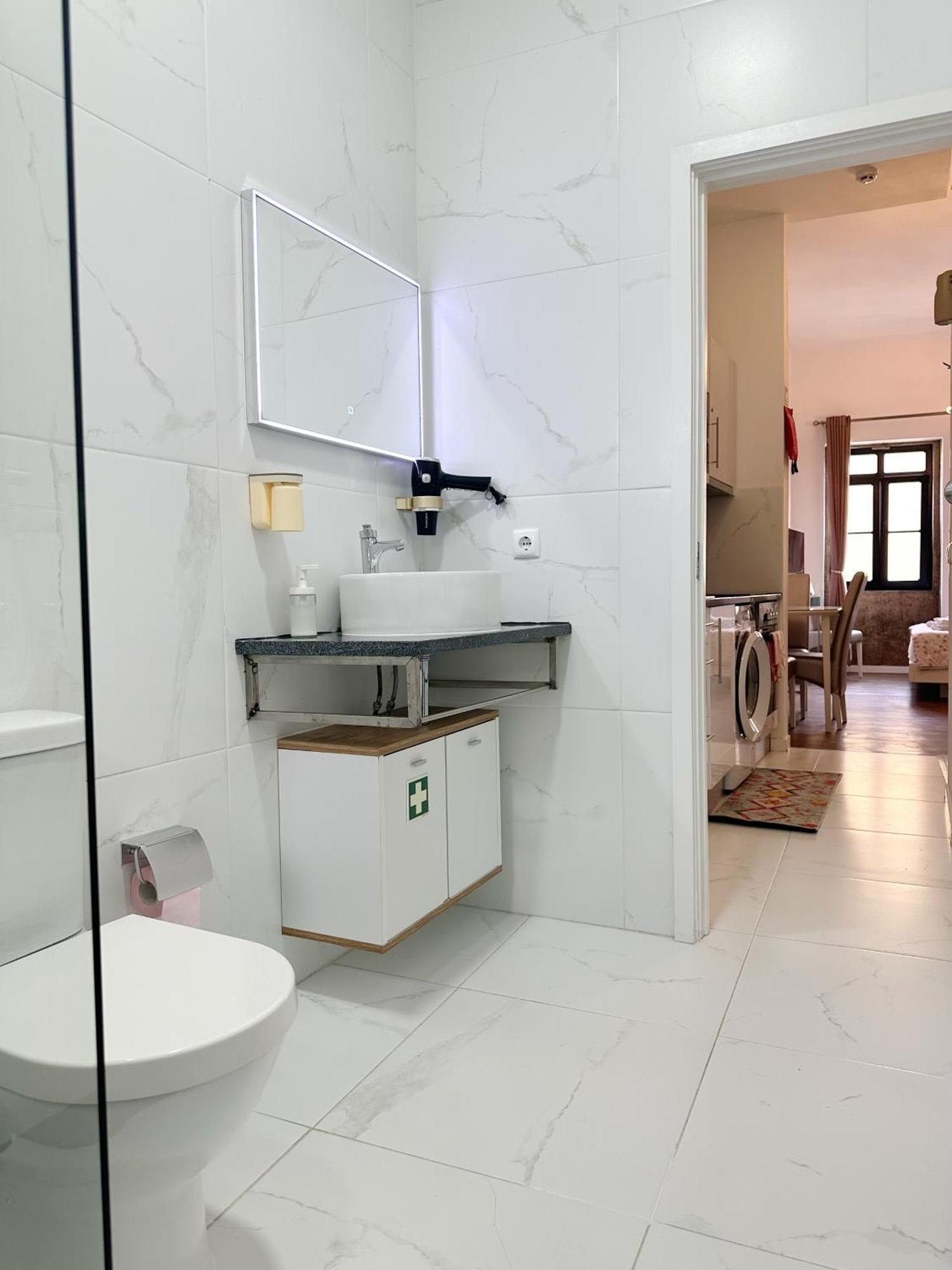 Central Cozy Stay 2 Ac Near Metro Порто Екстериор снимка
